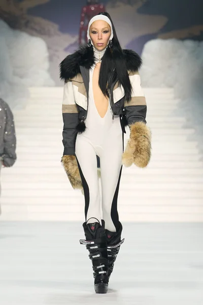 Look 27